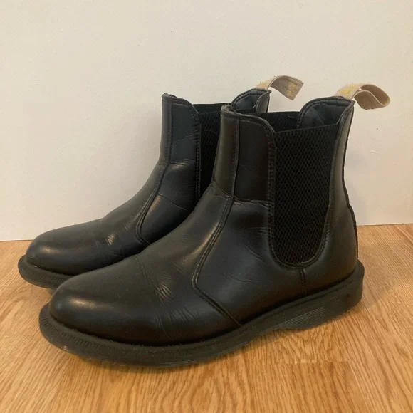 Dr Martens Vegan Flora Boots - Picture 1 of 9